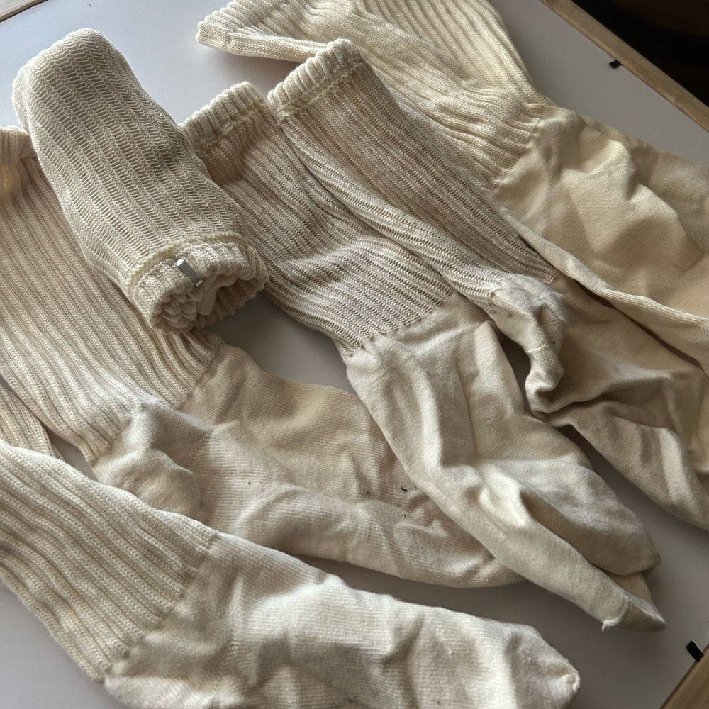 Cream Ribbed Socks Set